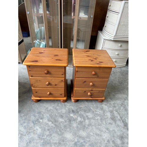 115 - 2x pine 3 drawer bedside tables 23