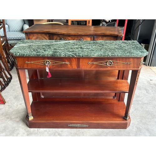 131 - Mirrored sideboard with green marble top approx high 96cm x width 130cm x depth 42cm