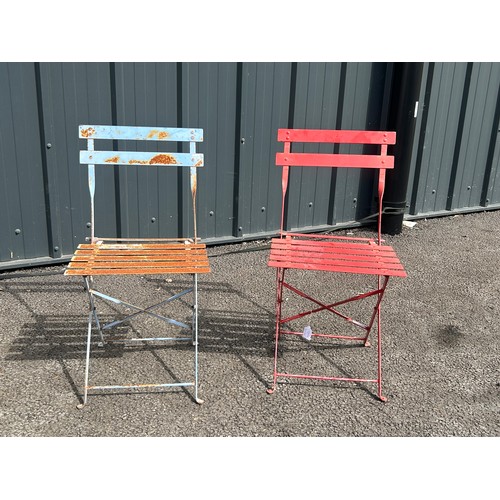 607 - 2 x metal vintage folding Garden chairs