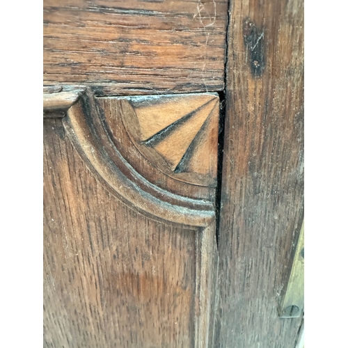 87 - Nice 19thC Oak corner cupboard with inlaid central marquetry shell motif and 1/4 fan inlays to each ... 