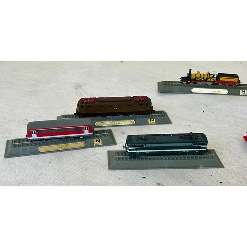 392 - A collection of DelPrado Scale Locomotive Models and others 10 qty