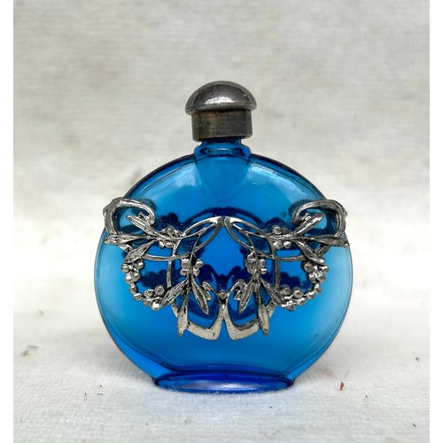 424 - A Chinese Glass Snuff bottle with a Collection of Mdina and other signed paper weights and perfume b... 