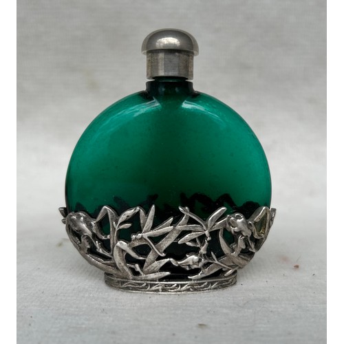 424 - A Chinese Glass Snuff bottle with a Collection of Mdina and other signed paper weights and perfume b... 