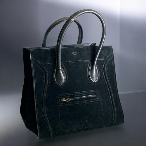 577 - A Celine, Paris black suede Tote handbag.Length: 36 cmWidth: 50 cmDepth: 19 cm