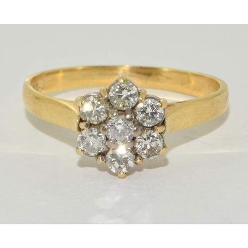 30 - 18ct gold ladies Diamond Daisy ring approx 0.5ct size S