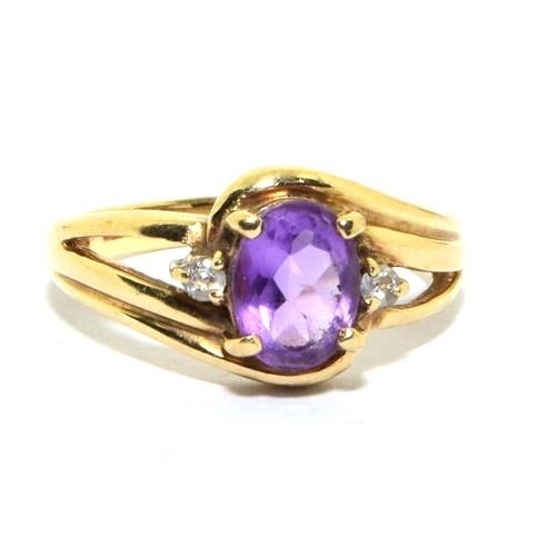 44 - 9ct gold ladies Amethyst and Diamond twist shank  ring 3.2g size N