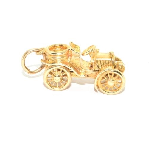 33 - 9ct gold vintage Motor car charm with opening bonnet to display engine 4.5g