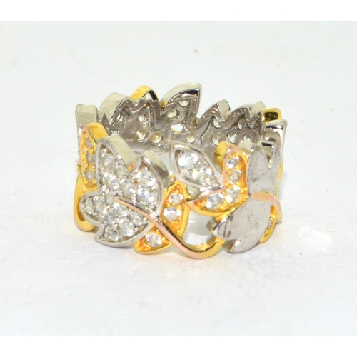 218 - 925 silver gilt  ladies leaf design ring in an eternity setting size K