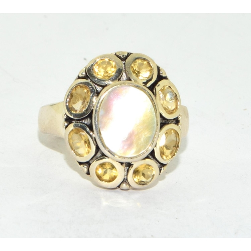 222 - 925 silver ladies vintage Mother of pearl centre with amber quarts surround ring size O