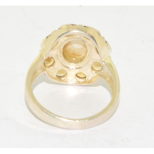 222 - 925 silver ladies vintage Mother of pearl centre with amber quarts surround ring size O