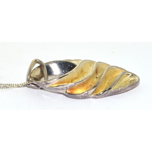 205 - 925 silver enamelled pendant necklace in wave design 