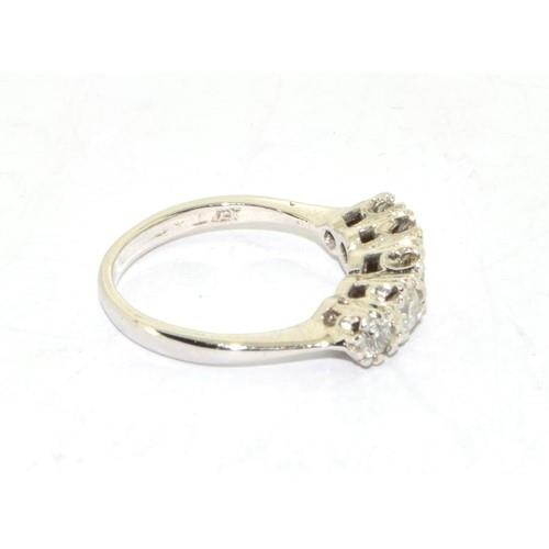 318 - 18ct white gold ladies 5 stone diamond ring size N