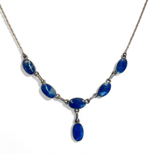 188 - A Silver & Lapis Lazuli pendant necklace.