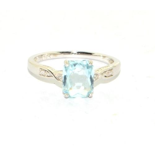 281 - 18ct white gold Aquamarine and Diamond ring size N