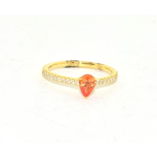 284 - 18ct gold pear shape Diamond and Citrine ring size M