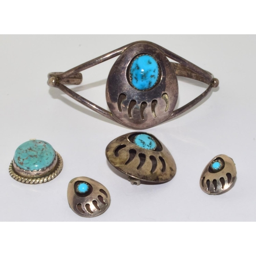 302 - Collection of Native American Turquoise jewellery