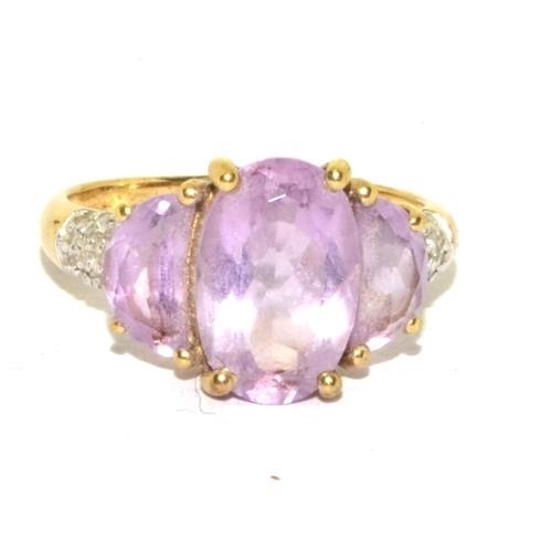 197 - 9ct gold vintage Diamond and Amethyst ring in a stepped setting 3.6g size Q