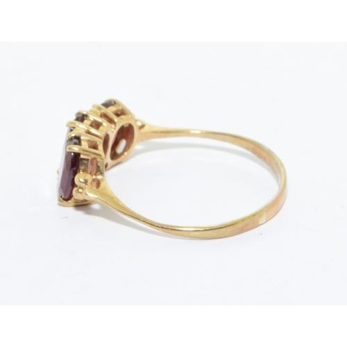 198 - 9ct gold antique set 3 stone Garnet ring size R