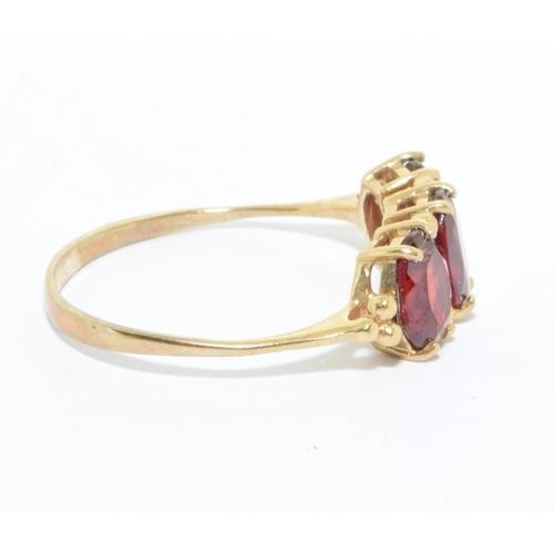 198 - 9ct gold antique set 3 stone Garnet ring size R