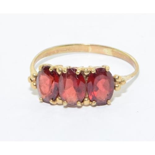 198 - 9ct gold antique set 3 stone Garnet ring size R