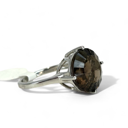 286 - A large smoky quartz solitaire ring. Set in sterling silver.