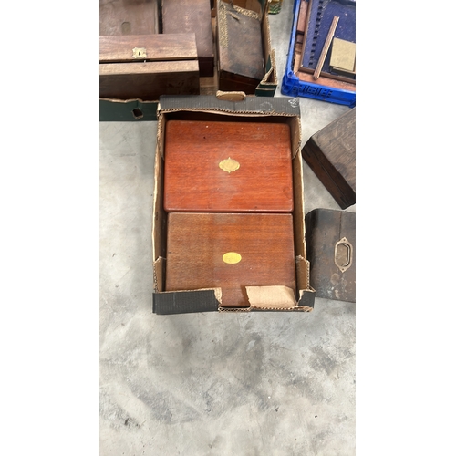 67 - Assortment of antique wooden boxes and cases, various sizes and finishes. Circular and rectangular d... 