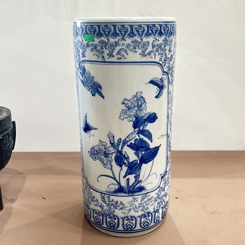 83 - 1. Antique type Chinese blue and white porcelain vase with scenic landscape design, Qing Dynasty sty... 