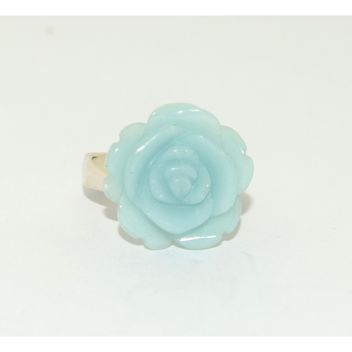 319 - 925 silver ring with a carved crystalline flower head size R