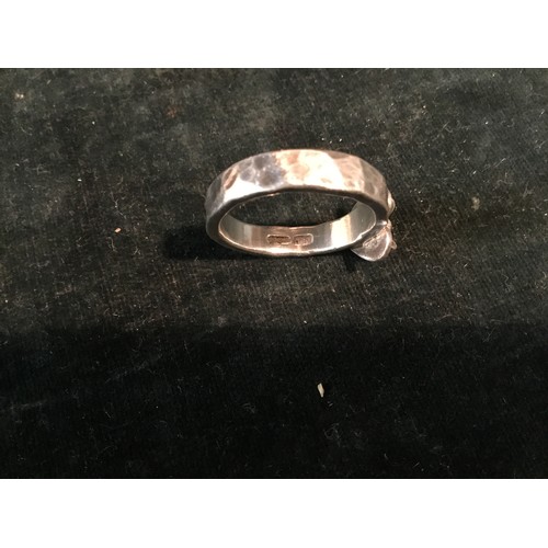 320 - 925 silver ring with a heart shape and bow tie logo size R