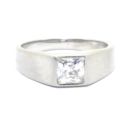 324 - 925 silver gents solitaire signet ring size V