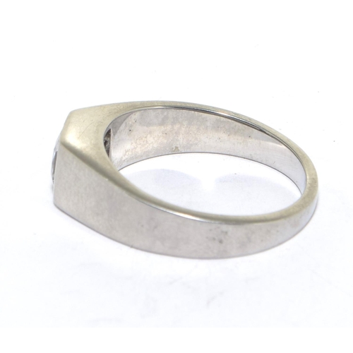 324 - 925 silver gents solitaire signet ring size V