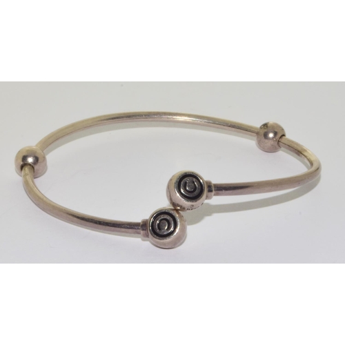 329 - 925 silver ball bracelet