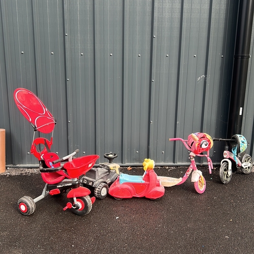 367 - Mixed lot of ride-on toys and scooters, including a tricycle and a scooter.