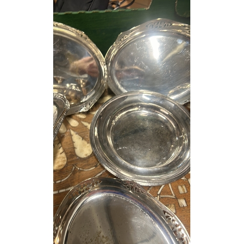 372 - Silver Plate lot comprising trays and bud vases. Includes ornate detailing and polished finish. Appr... 