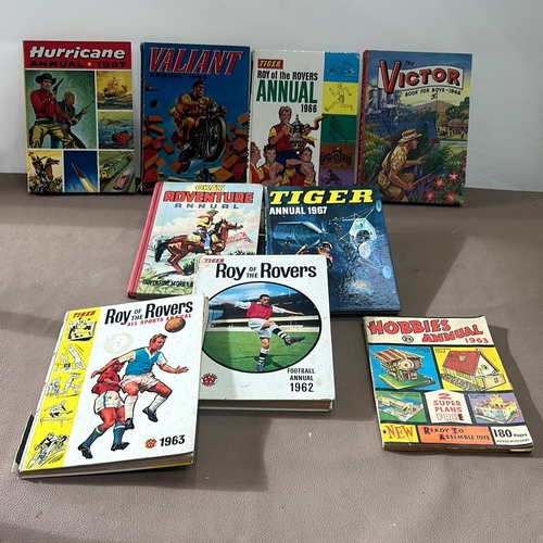 379 - Collection of 9 vintage comic annuals, including 