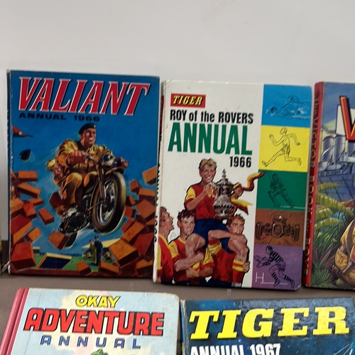 379 - Collection of 9 vintage comic annuals, including 