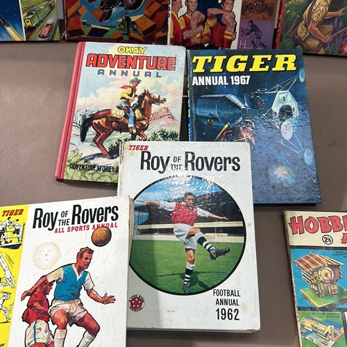 379 - Collection of 9 vintage comic annuals, including 