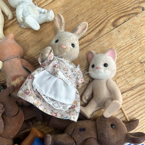 380 - Collection of Sylvanian Families vintage flocked  figurines, featuring rabbits and assorted animals.... 