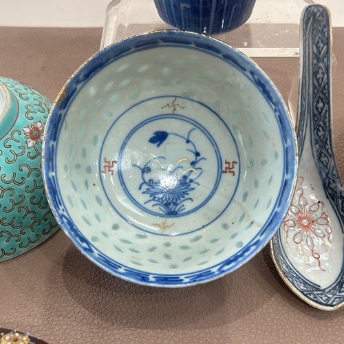 381 - Blue and white porcelain vase and bowl set, featuring intricate floral designs. Traditional Chinese ... 