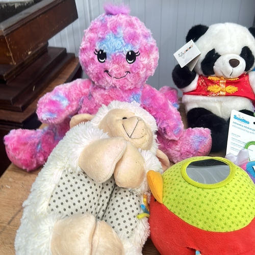 386 - Mixed lot of plush toys and vintage 