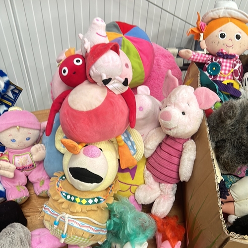 386 - Mixed lot of plush toys and vintage 