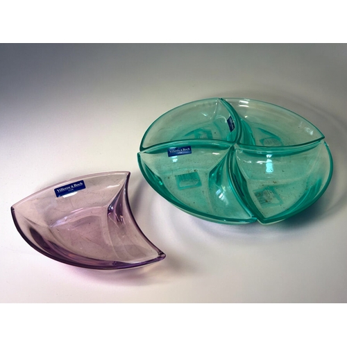 392 - A set of four Villeroy & Boch 'New wave' glass serving dish set, together with one other.