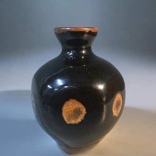 82 - 1970 Johnathan Leach Lowerdown Pottery, Tenmoku Glaze Bud Vase.H 8.5cm.