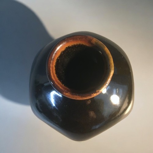 82 - 1970 Johnathan Leach Lowerdown Pottery, Tenmoku Glaze Bud Vase.H 8.5cm.