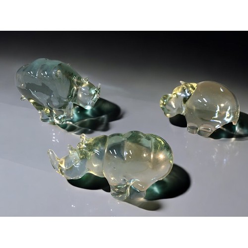 62 - Mid Century Ngwenya Glass Animal paperweight Group, 2 x Rhino 1 x Hippo.