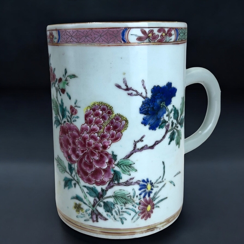 5 - A large Chinese export porcelain Famille Rose tankard.Qianglong period, 18th century.Overglaze paint... 