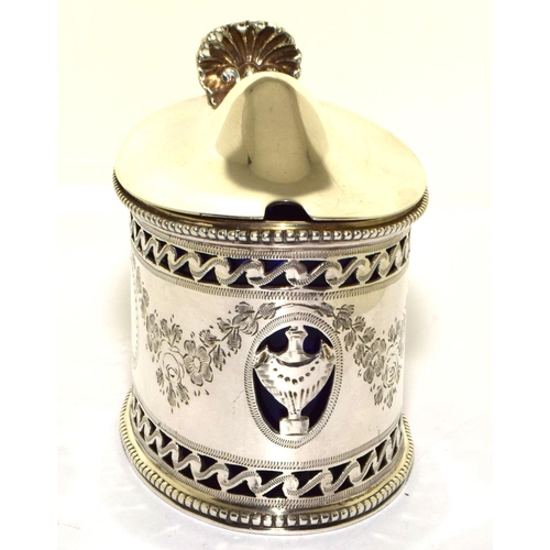 184 - Silver good size mustard pot with lid and and liner retailer Goldsmith and Silversmith London full h... 