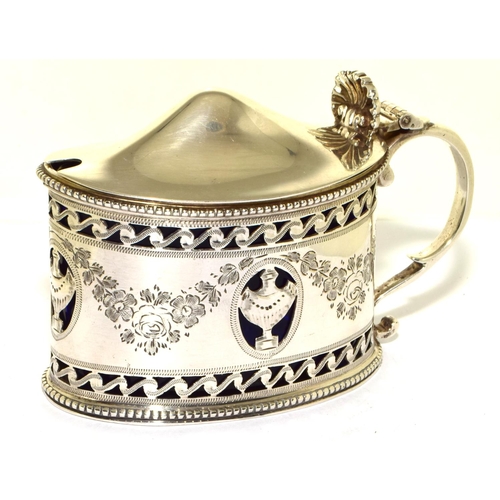 184 - Silver good size mustard pot with lid and and liner retailer Goldsmith and Silversmith London full h... 