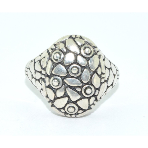 214 - 925 silver snake skin effect signet ring size U