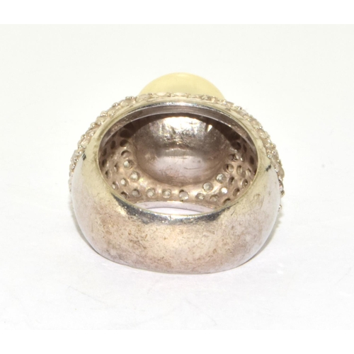 239 - 925 silver ladies pearl centre cocktail ring size M 